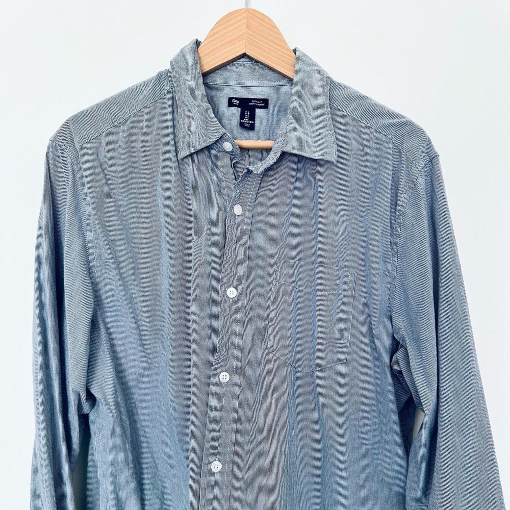 GAP Long Sleeves Shirt - Casual Wear - Large